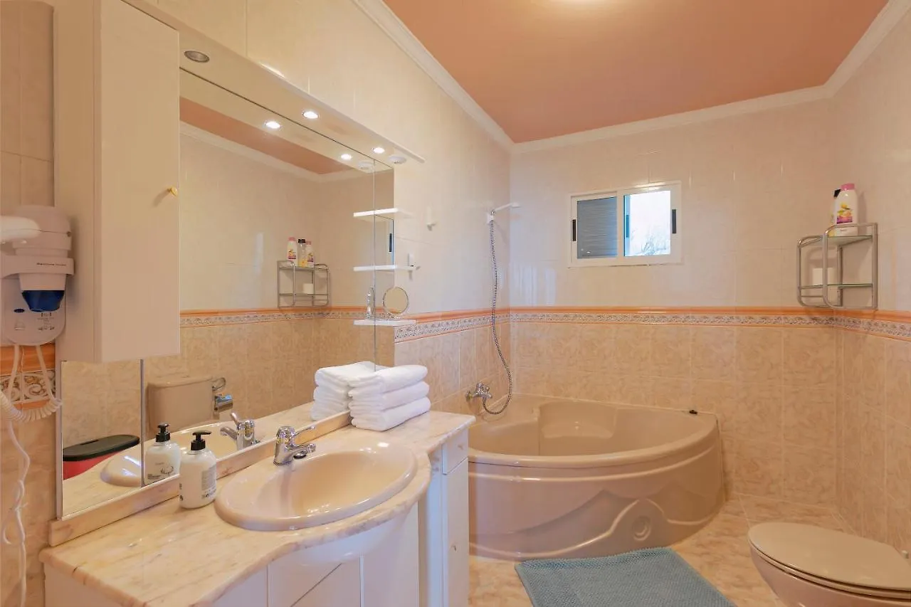 Clemente House,Private Pool Villa Arafo Spain